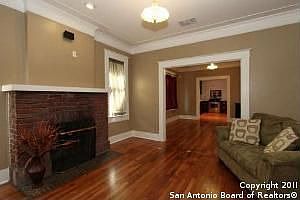 2nd image of 921 W Agarita Ave