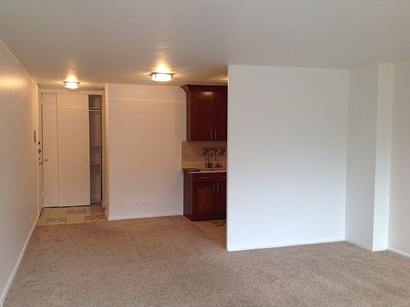 2nd image of 2400 N Lakeview Ave APT 305