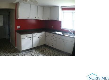 5th image of 412 N Main St