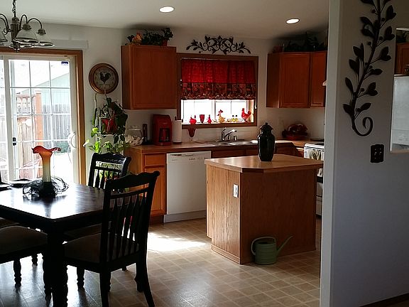 5th image of 1060 Capstone Ave