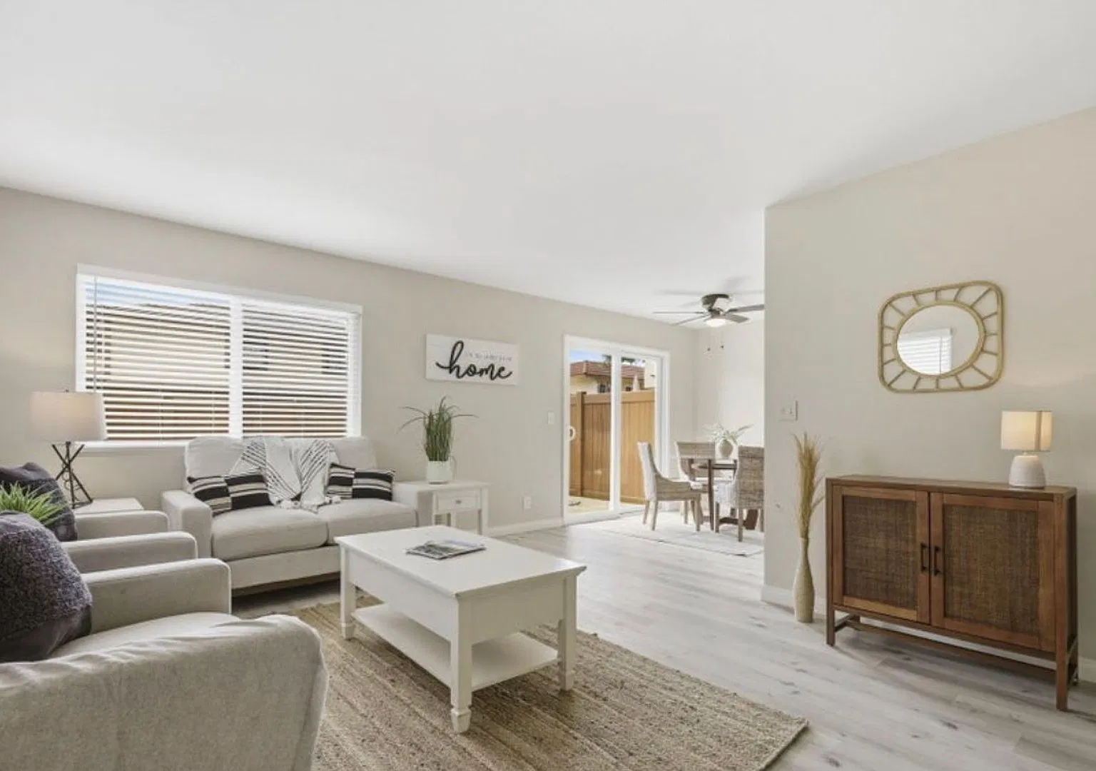 Ventura - Single story, three bedroom, two bathroom Parkside condo. — Photo 3