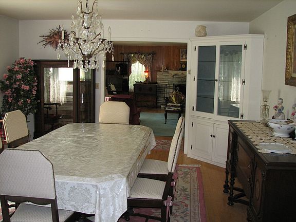 Large formal dining room & Living Room 
