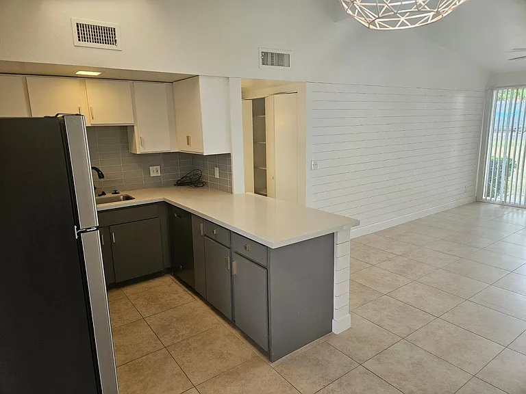 2520 N 46th St #5 — Photo 3