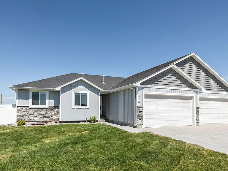 3707 Razor Cir — Photo 3