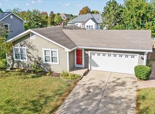 489 Pinewood Dr, North Aurora, IL 60542