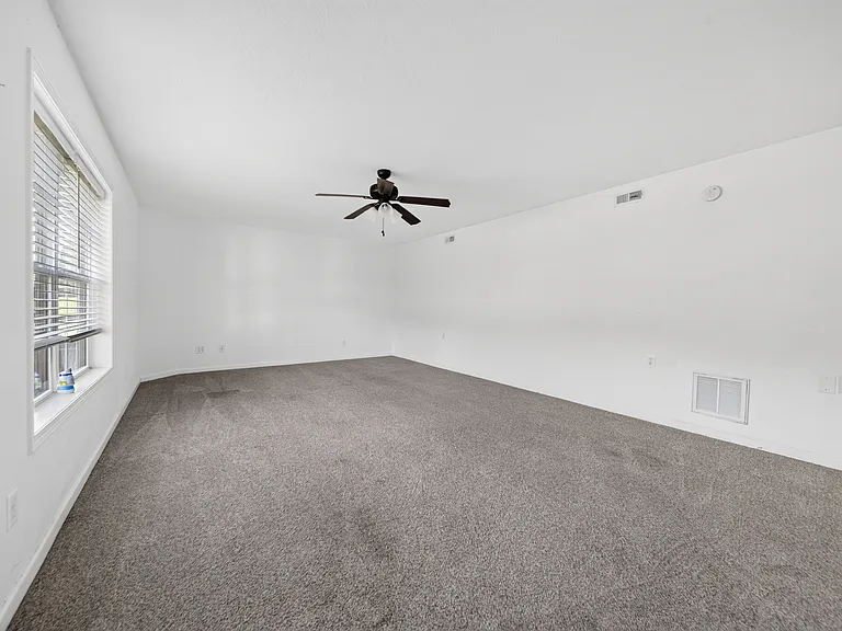 1009 Madalyn Way — Photo 14
