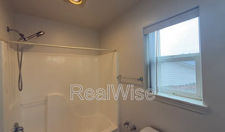 1384 NE Ridge Ave — Photo 23