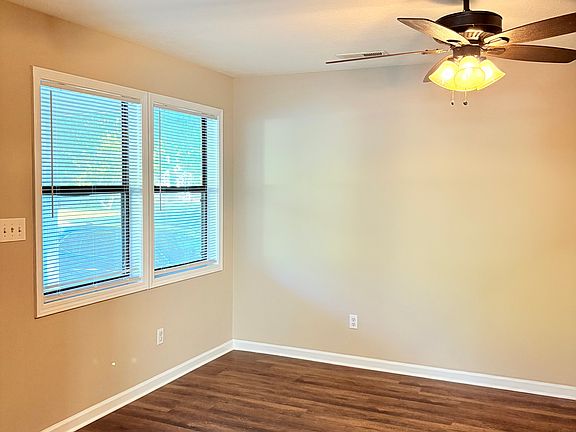 3rd image of 1607 Nutwood St