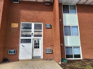 816 W South St #102, Plano, IL 60545