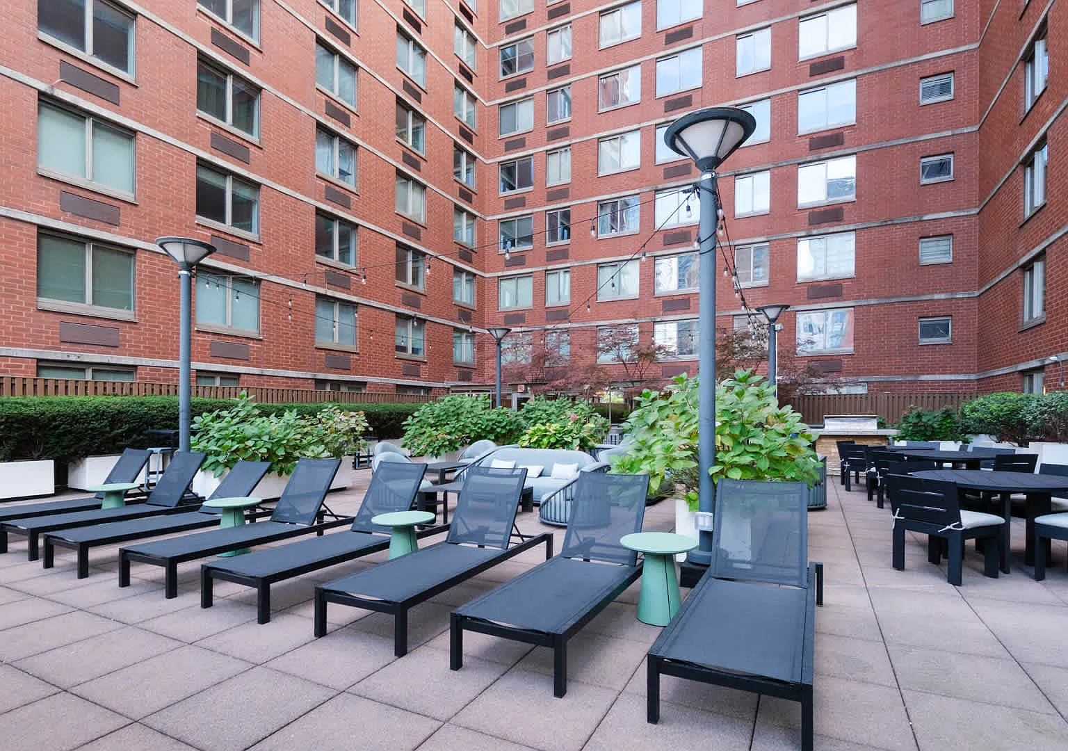 400 West 37th Street — Photo 1