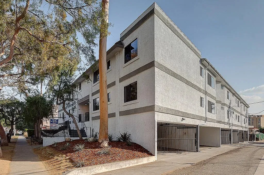 1 bed, 700 sqft, $1,995 — Photo 3