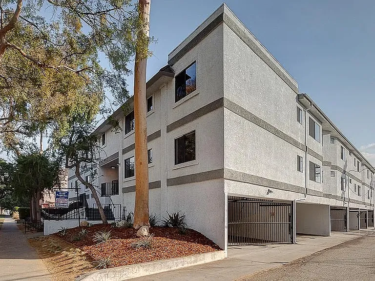 11040 Hesby St #201 — Photo 2