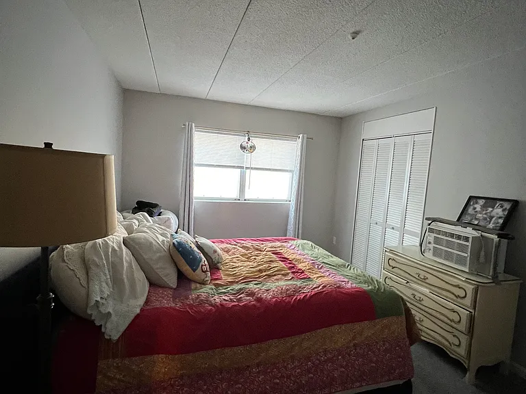 36 Greentree Ln #12 — Photo 2