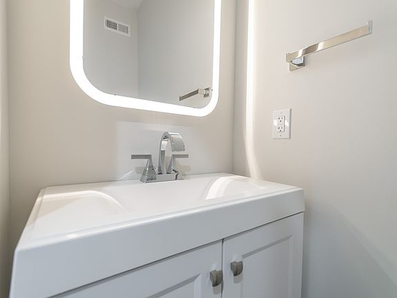 3rd image of 1927 N 5th St Unit 3