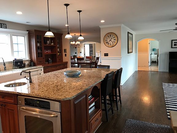 4th image of 477 Old Orchard Cir