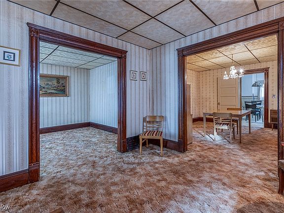 4th image of 4006 Woodbridge Ave