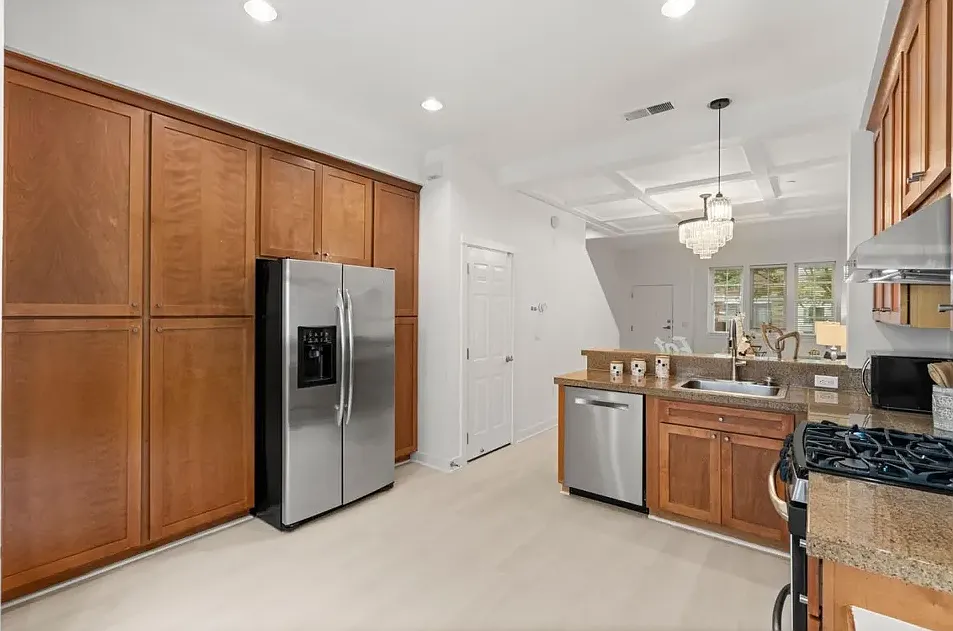 4 bed, 1581 sqft, $2,000 — Photo 4