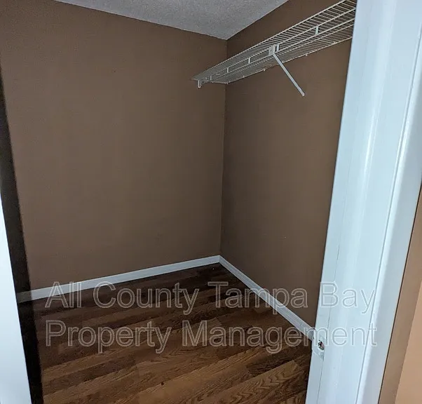 10914 Landon Ln — Photo 8