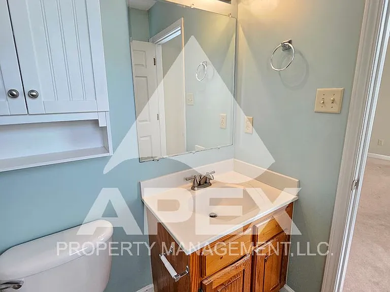 2528 Cinema Dr — Photo 18