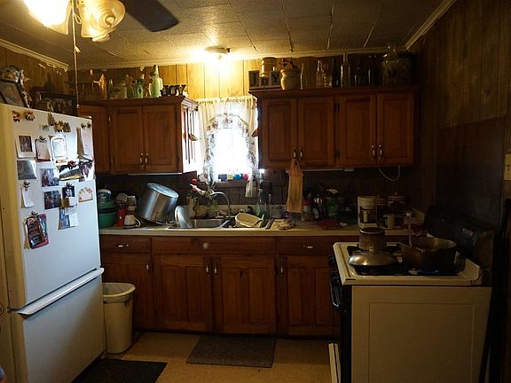 3rd image of 105 Boudreaux St
