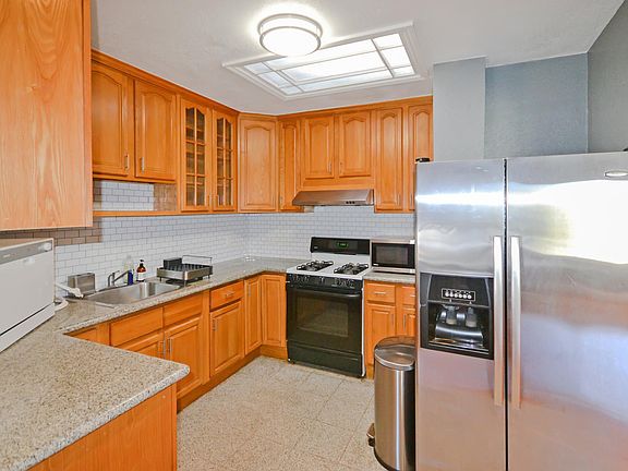 4th image of 3339 Santiago St