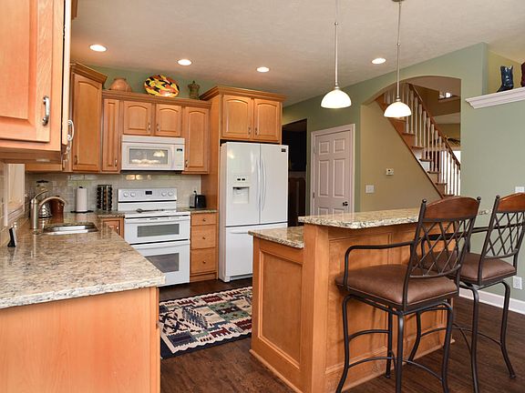 5th image of 1080 Paw Paw Dr