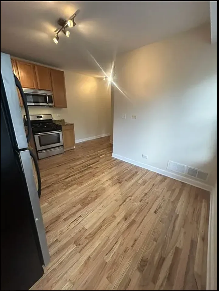 1 bed, 700 sqft, $1,710 — Photo 3