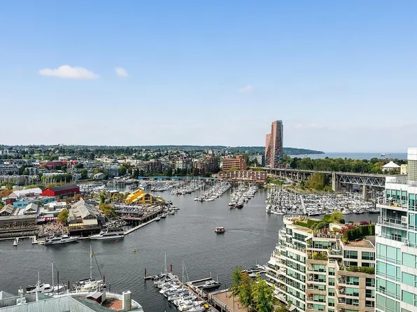 1500 Howe St #2106, Vancouver, BC V6Z 2N1