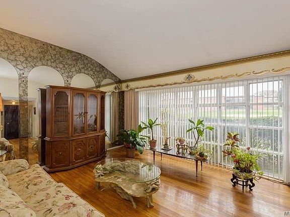 4th image of 168 Ocean Ave