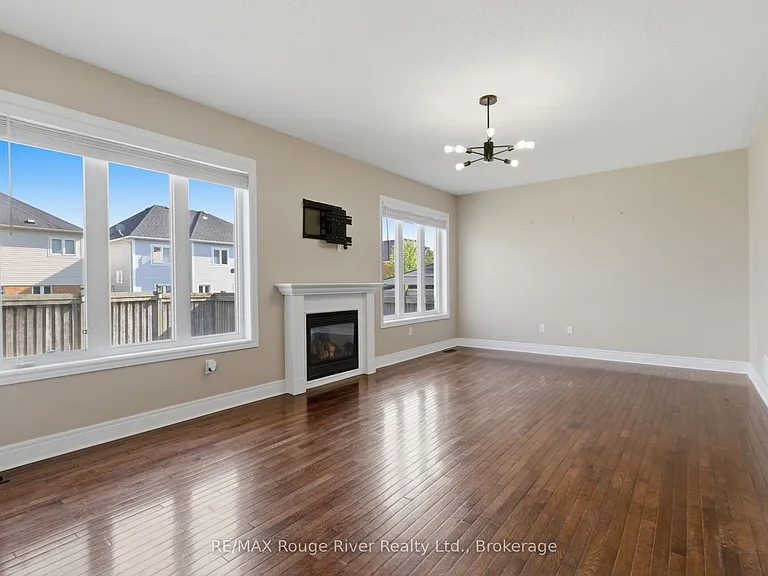 138 Kersey Cres — Photo 18