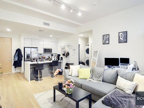 2nd image of 271 W 125th St APT 401