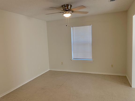 4th image of 2913 Diaz Ave