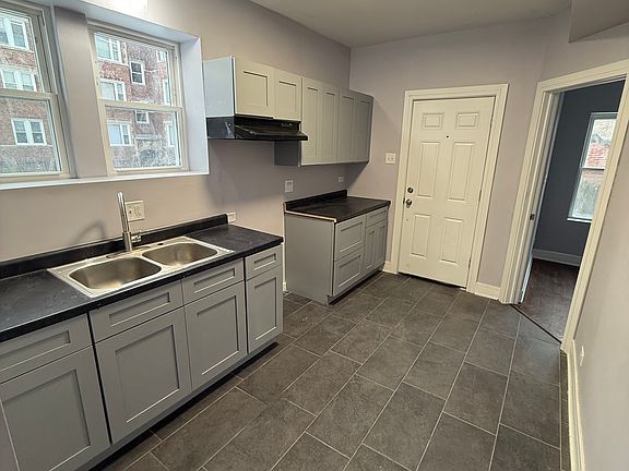 5th image of 7625 S Kingston Ave #1