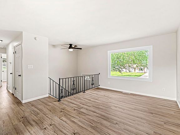 5th image of 47 Arlington Dr