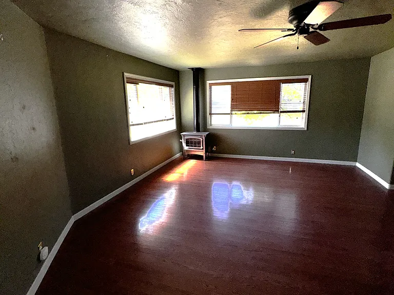824 Schilling Way — Photo 4