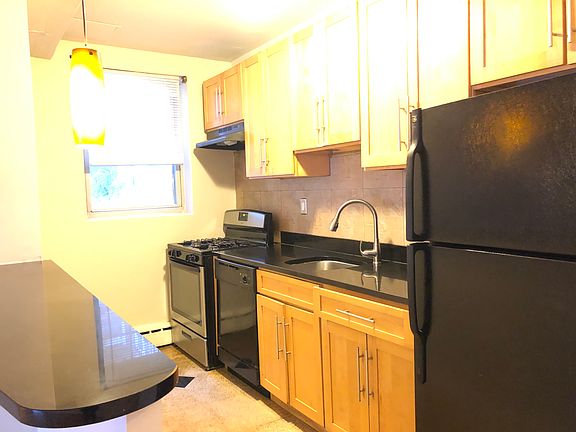 2nd image of 36 Duncan Ave #12E