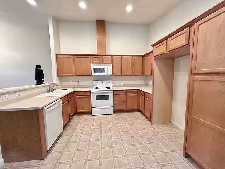 23 Conner Way — Photo 3
