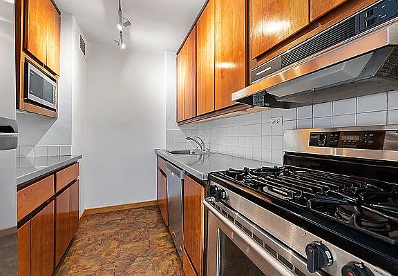 5th image of 392 Central Park W APT 14S
