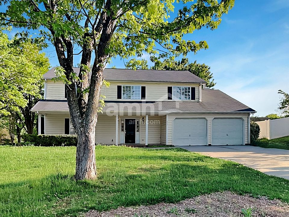 1st image of 833 Eagle Point Dr