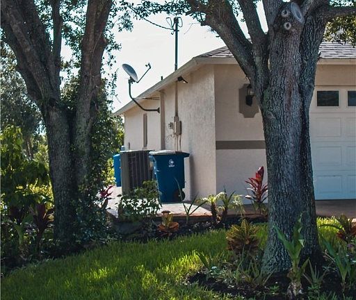3rd image of 735 Arundel Cir