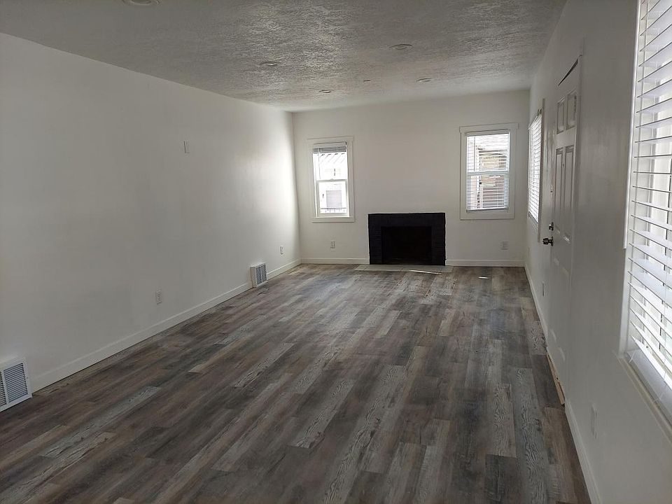 2nd image of 455 W 400 S