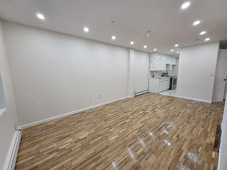 385 Vernon Ave #1D — Photo 4