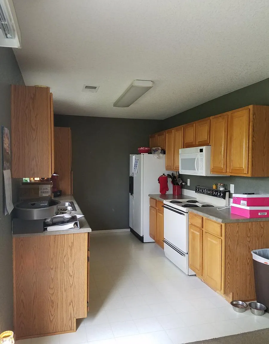 3 bed, 2.5 bath, 1302 sqft, $2,400 — Photo 4