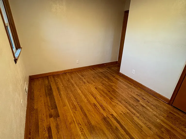 707 Crystal Dr — Photo 8