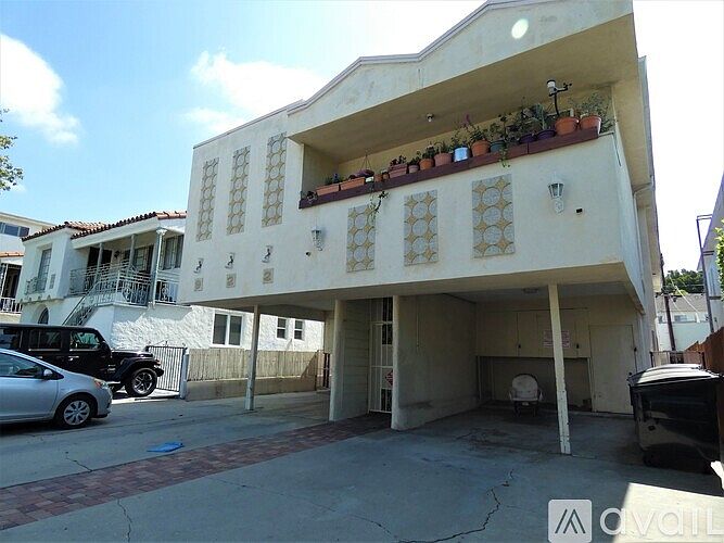 1st image of 922 S Holt Ave APT 1