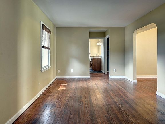 5th image of 909 Blair Ave