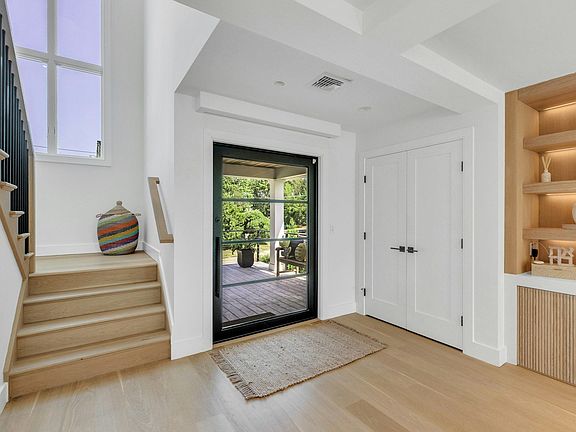 4th image of 29 Tiana Cir