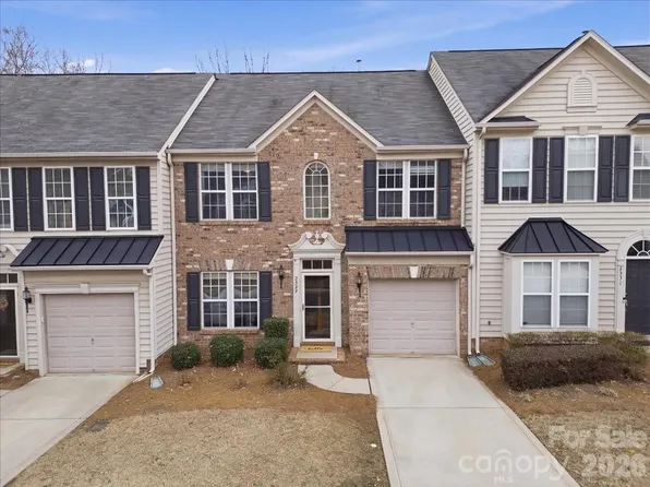2327 Whitford Ln, Charlotte, NC 28210