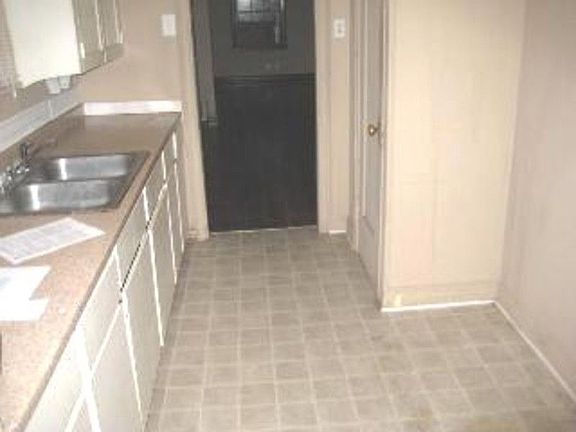 3rd image of 6644 Paseo Blvd