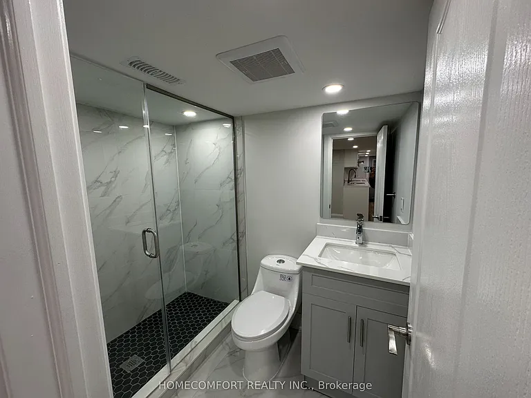 211 Osler St #LOWER — Photo 13